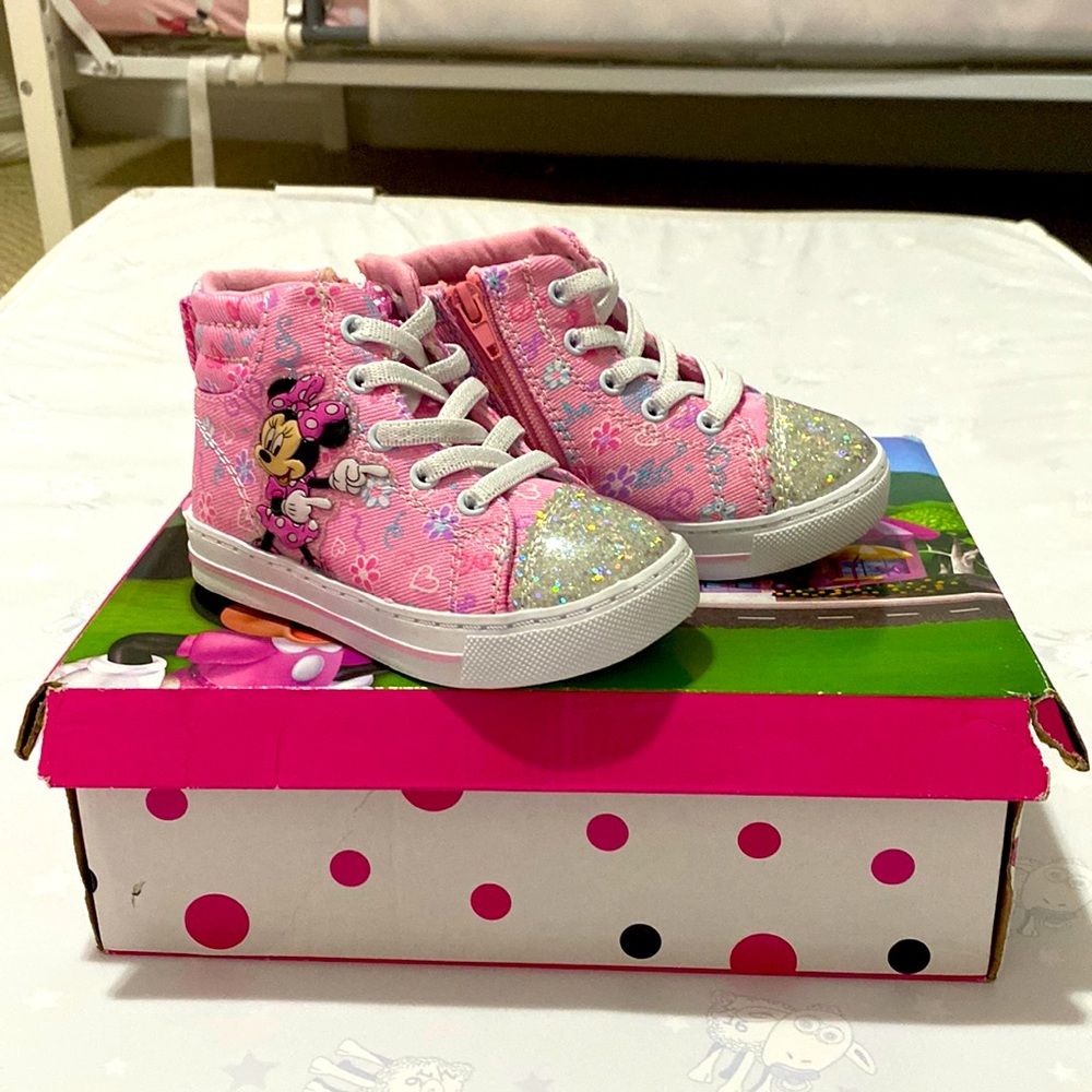 Minnie Mouse toddler shoes